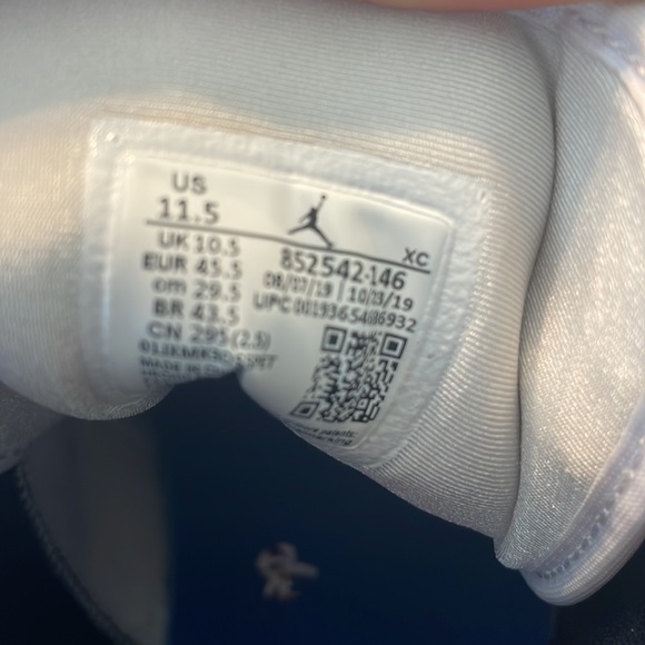 Men Nike Jordan shoes - Picture 2 of 2